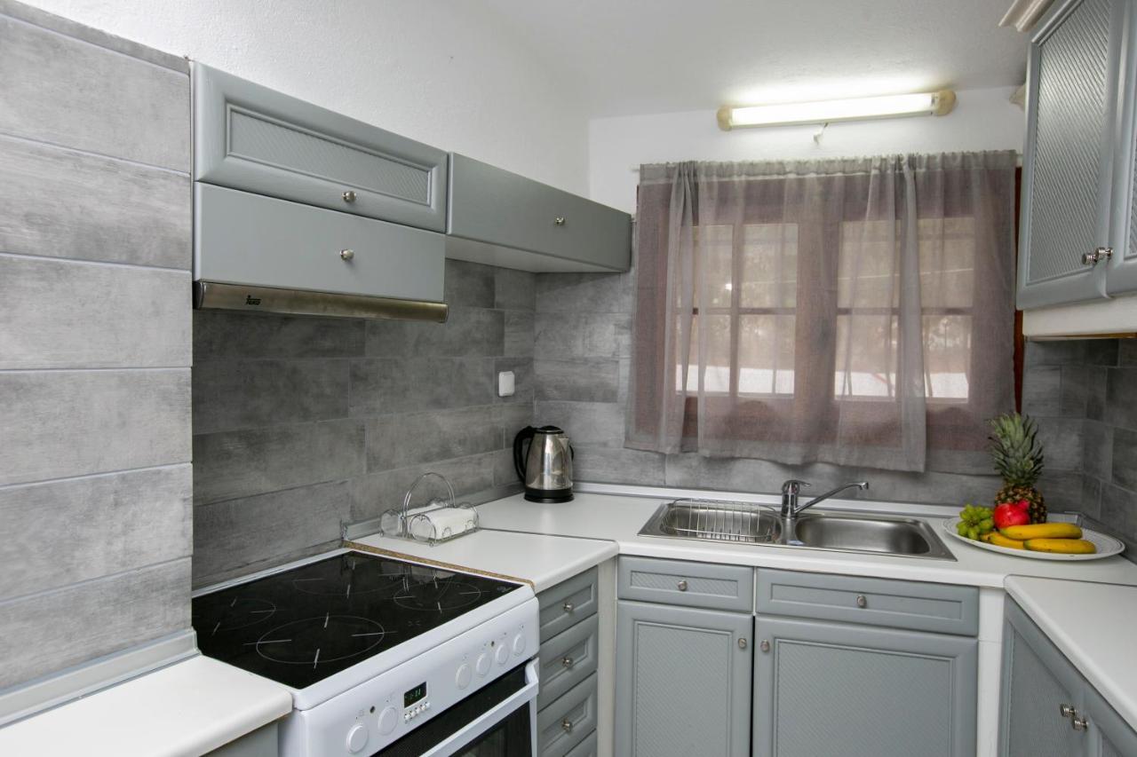Villa Kouf Nea Iraklitsa 外观 照片